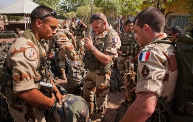 Εφθασαν οι ενισχύσεις: Οργή Ερντογάν – Οι Γάλλοι στρατιώτες πάτησαν Συρία